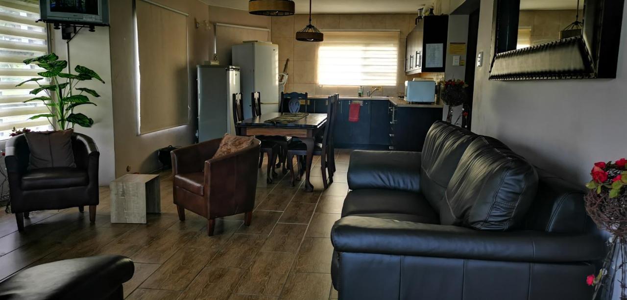 Cove View B&B イースト・ロンドン エクステリア 写真